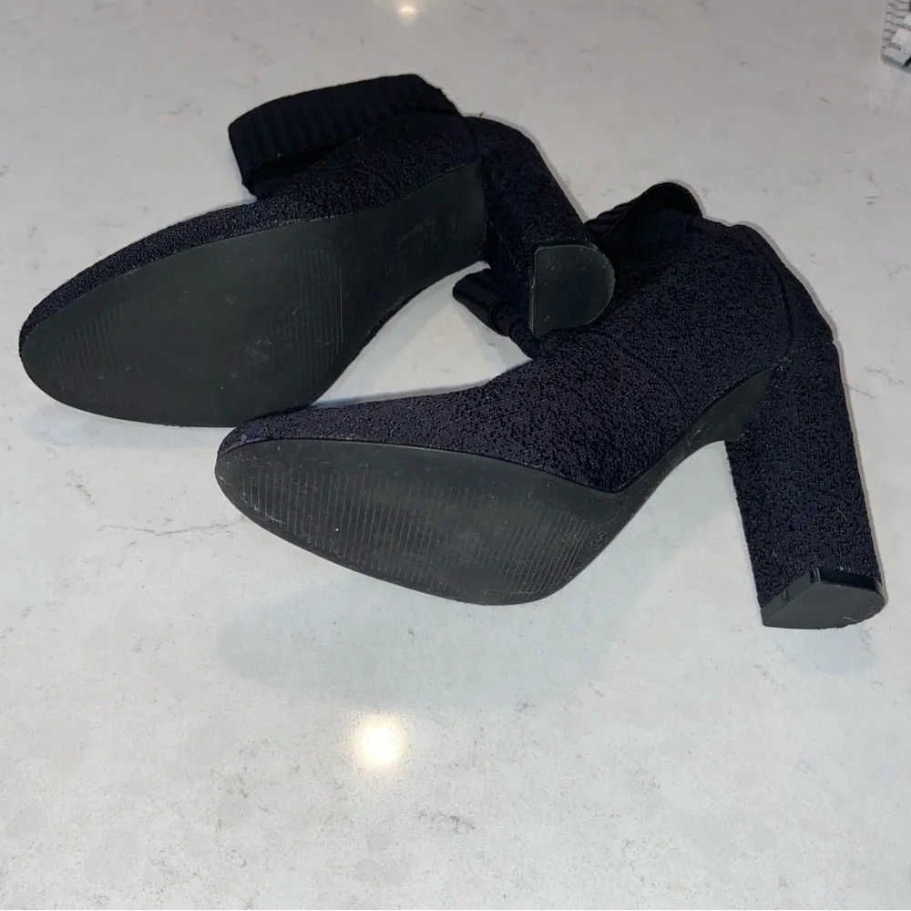 CHARLES by Charles David knit bootie size 7 1/2